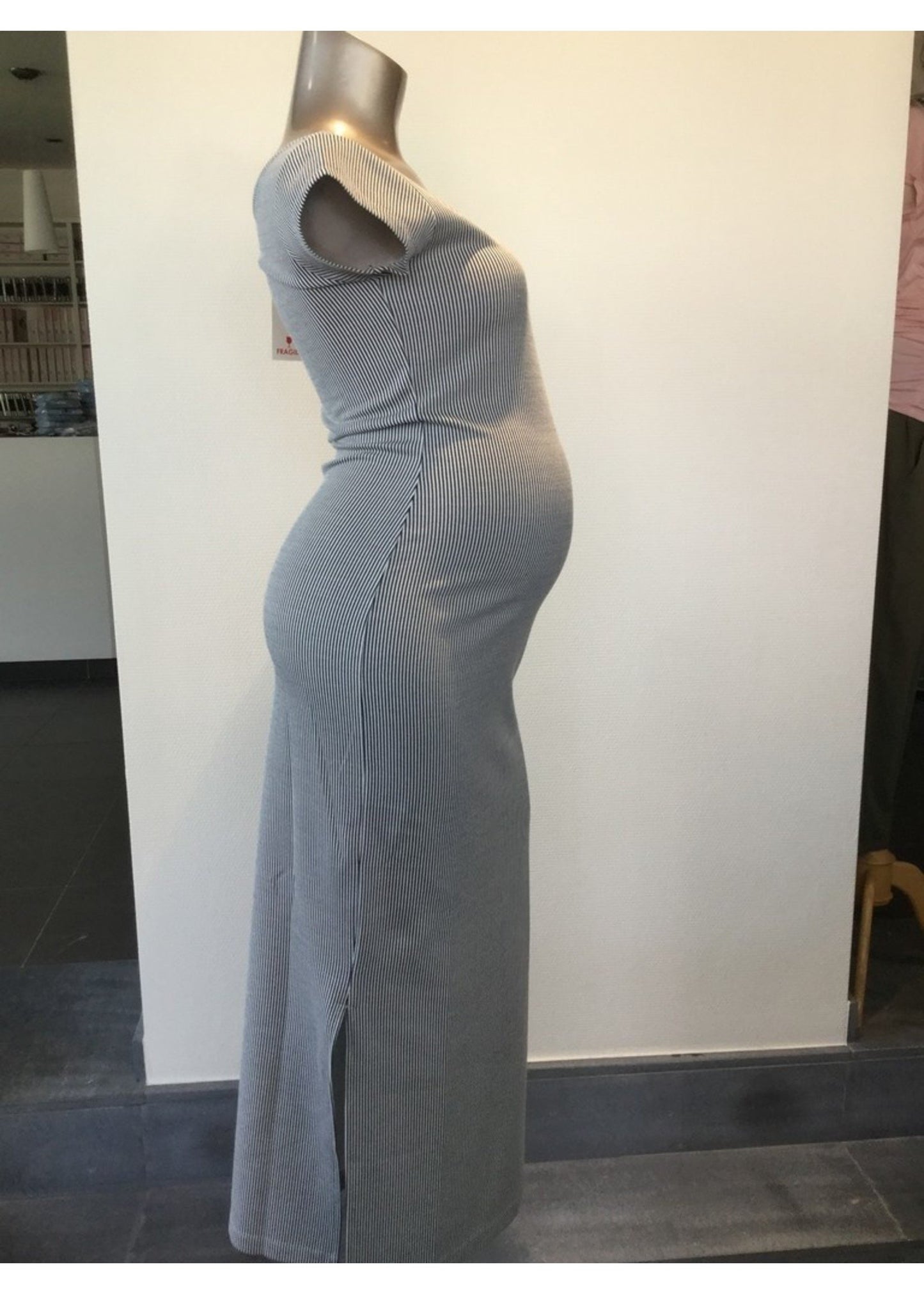 FRAGILE LONG V-NECK DRESS SHORT SLEEVES