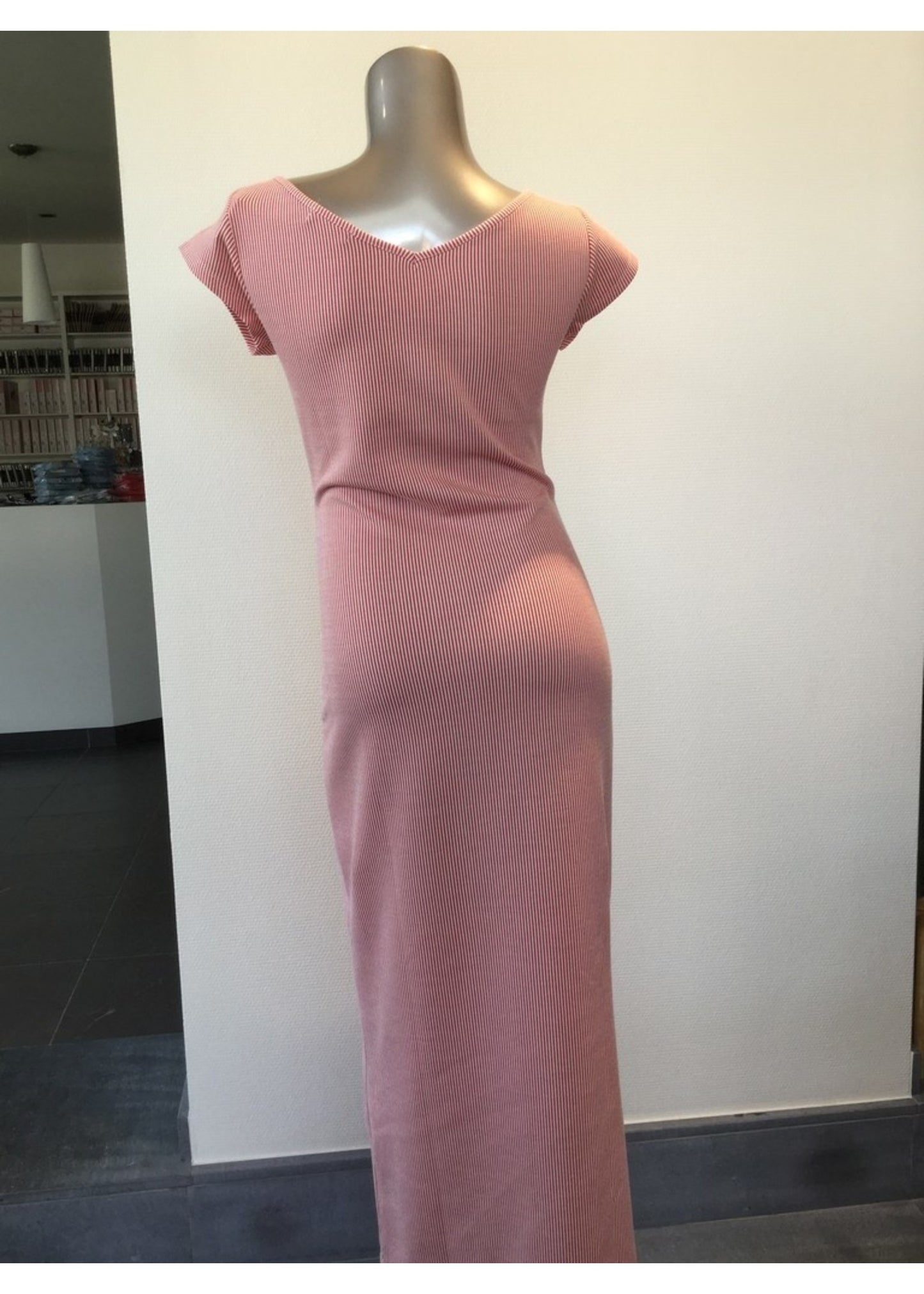 FRAGILE LONG V-NECK DRESS SHORT SLEEVES