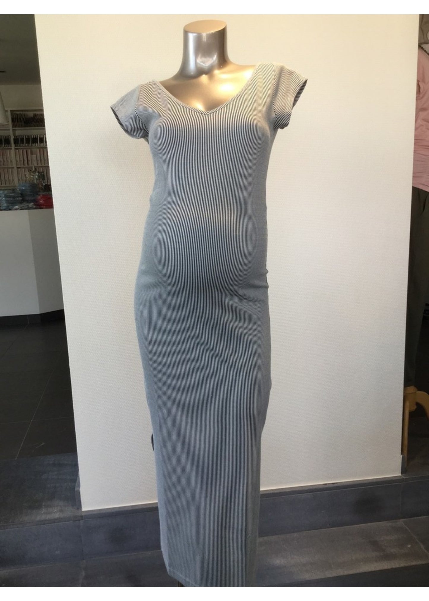 FRAGILE LONG V-NECK DRESS SHORT SLEEVES