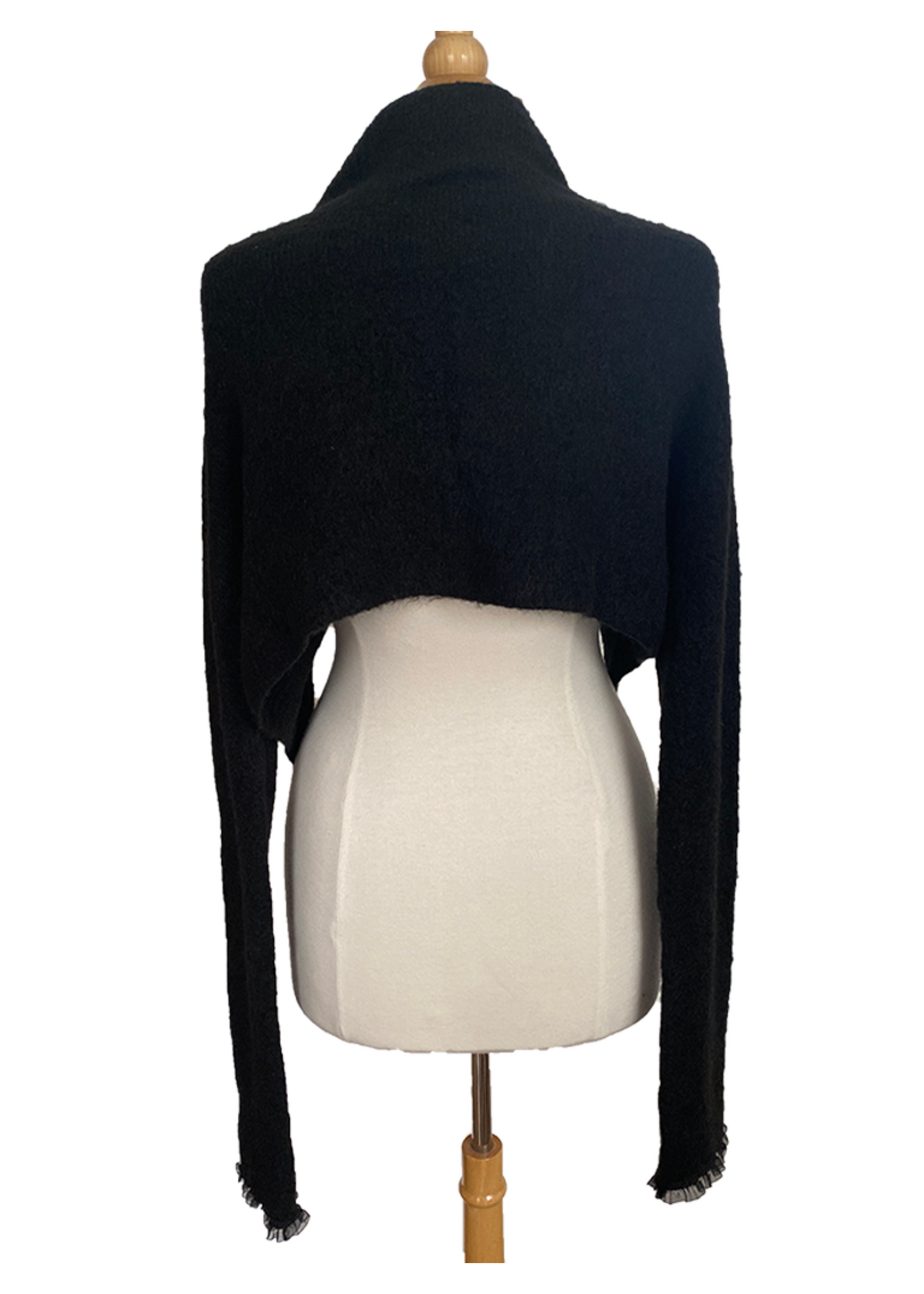 https://cdn.webshopapp.com/shops/331559/files/405786965/1652x2313x2/sara-menonove-2-delige-set-top-en-vest-zwart.jpg